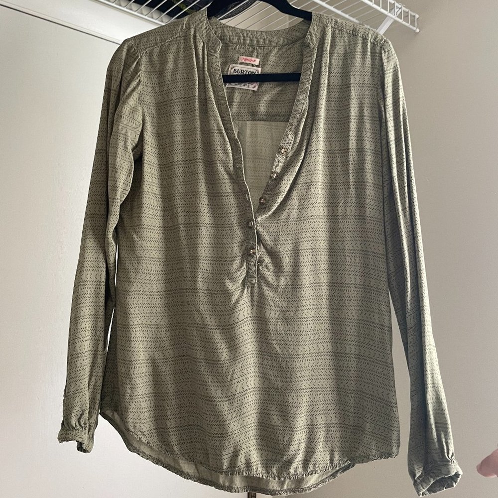 Loose Burton half button down shirt